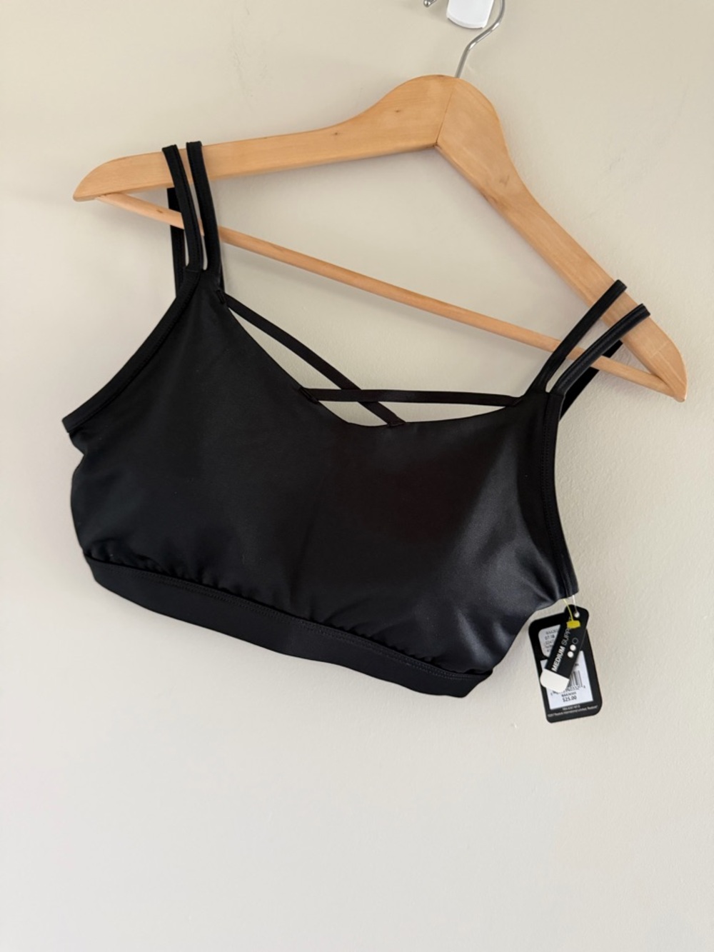 NWT Reebok Strappy Sports Bra Black Womens Small Athleisure Gym Yoga Activewear